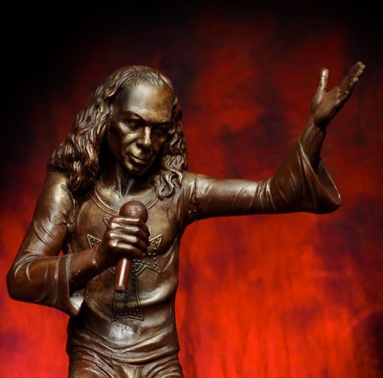Dio_Statue_0